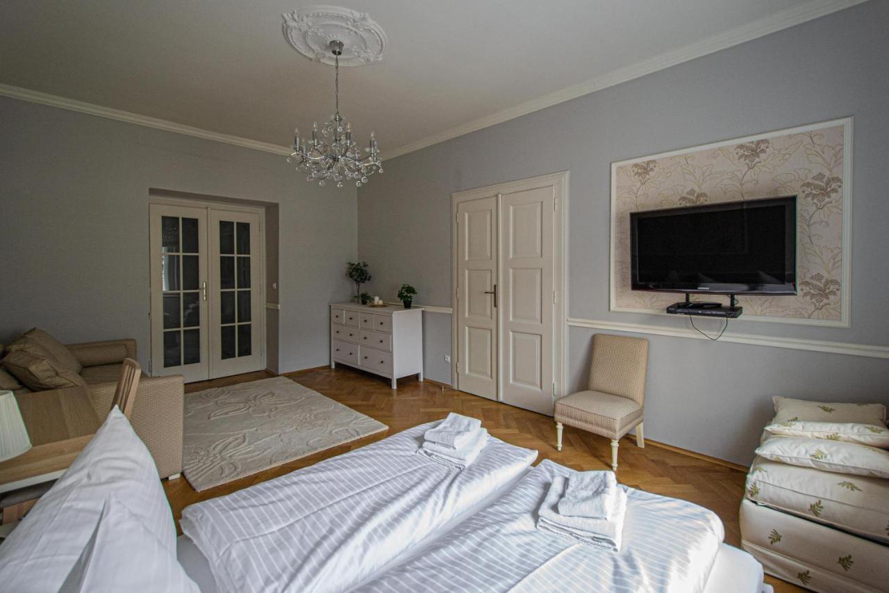 Luxury Central 150M2 Apartment On Wencelas Square With Private Garage Praga Exterior foto