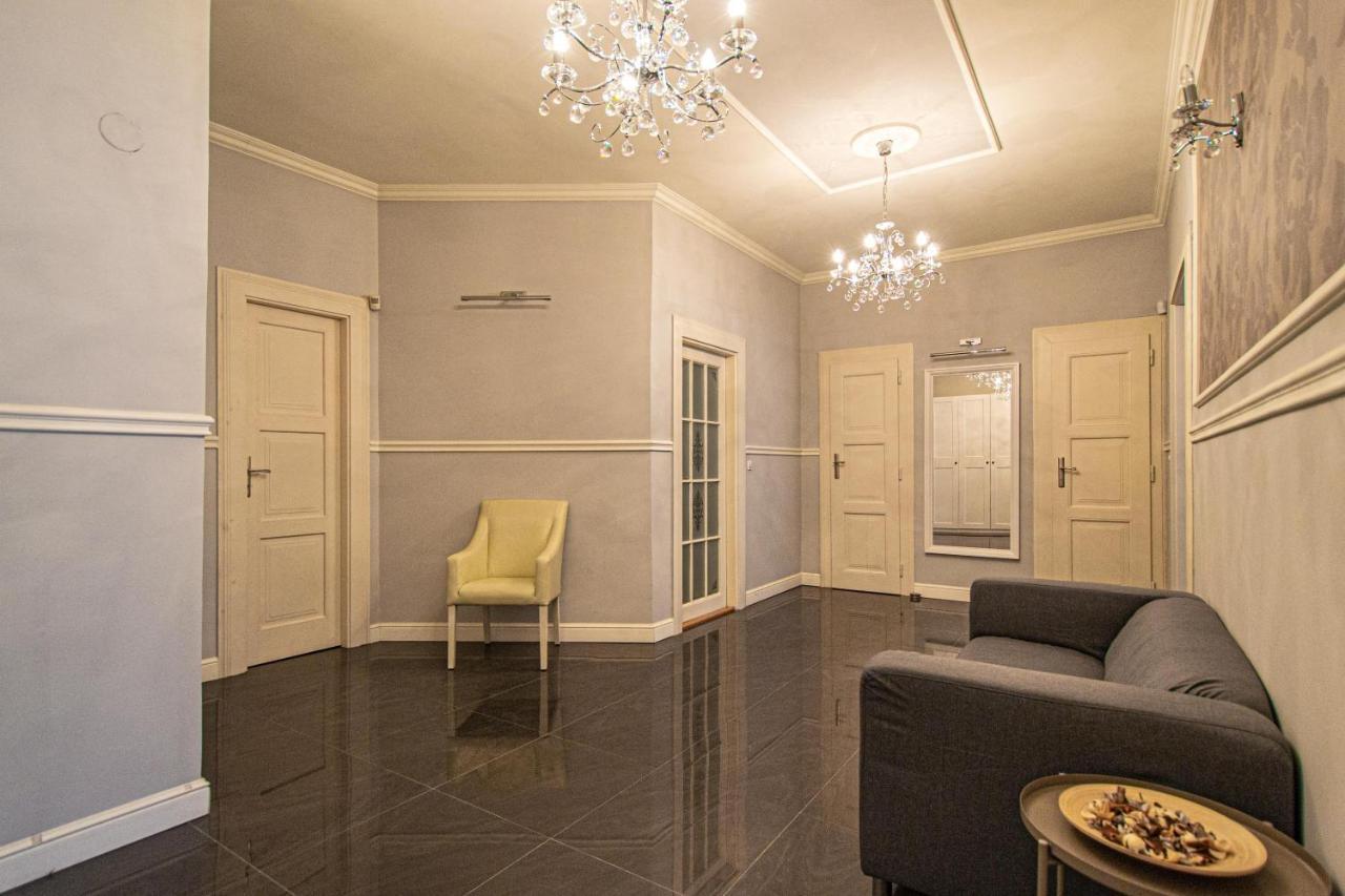 Luxury Central 150M2 Apartment On Wencelas Square With Private Garage Praga Exterior foto