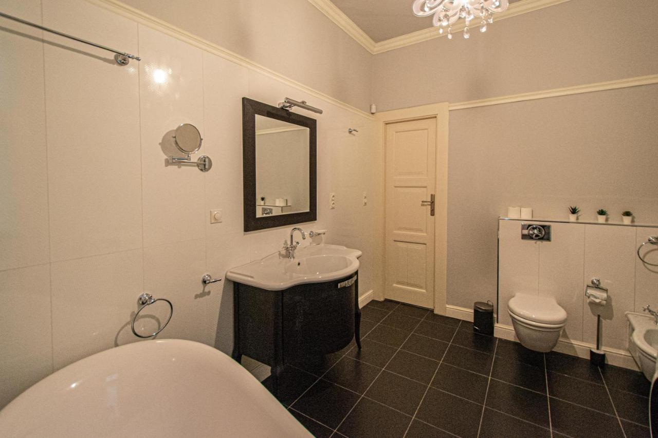 Luxury Central 150M2 Apartment On Wencelas Square With Private Garage Praga Exterior foto