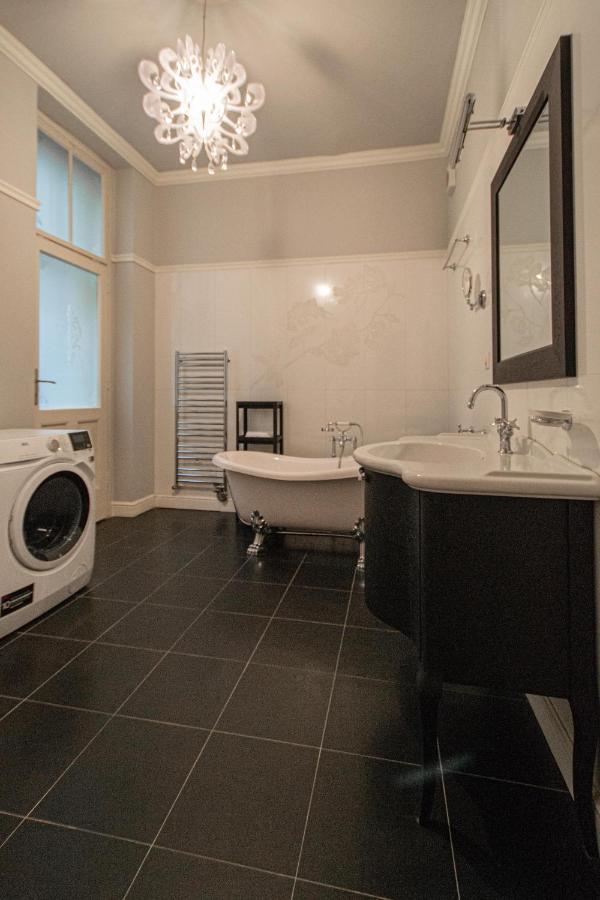 Luxury Central 150M2 Apartment On Wencelas Square With Private Garage Praga Exterior foto