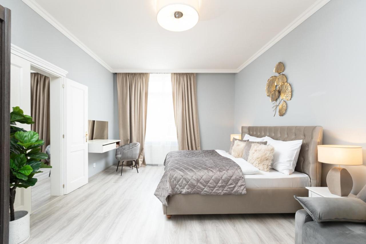 Luxury Central 150M2 Apartment On Wencelas Square With Private Garage Praga Exterior foto